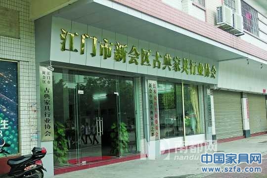 邱德厚一一回應質疑。