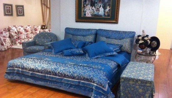 長春市皇家馬車家具有限公司主要對產品的購銷和研發，近年來公司為廣大客戶提供了高效，高質，放心省心，舒心的優質服務的產品保障。 公司為長春眾多家庭服務了沙發專業定制，軟床量尺定做、單雙人床、沙發床、上下床 等業務，得到了廣大顧客的信賴和認可。  質量管理：嚴格把控每一道制造工序，對原材料、布和海綿的供應商要求其提供環境保護標準證書。產品干燥速度及防蟲處理都經過嚴格測試。類似無紡布這樣的細節也符合嗅覺環保標準。公司承諾：我們的產品將帶給您舒適、健康的生活享受。  我們的優勢： 1、多年的歐式法式家具設計生產經驗  2、公司追求長期穩定的業務合作關系  3、公司位置良好，物流運輸便利  4、實體工廠直接供貨，減少貿易環節成本  5、產品顏色及尺寸可根據客戶需要更改  6、客戶遍布國內各大城市  7、產品出廠到運輸，全程提供質量保證  8、零售業務具有巨大的數量優勢