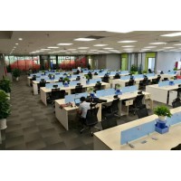 開放辦公區域與管理層辦公室的辦公家具定制有哪些區別？